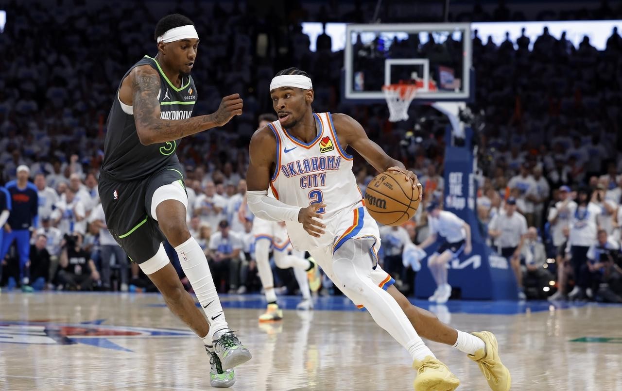 爱游戏全站-NBA总决赛集结日再迎强敌;俄克拉荷马雷霆外线爆发;主帅态度——气氛紧张;细节决定成败的简单介绍