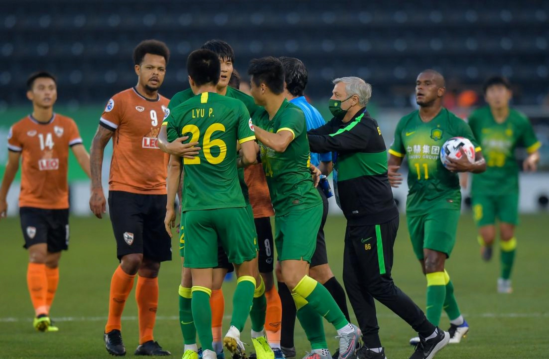 AYX爱游戏中国-赛前体能课后，布莱顿远射贴柱备战亚冠，信心回归，阵容厚度经受考验(布莱顿对阵布伦特)