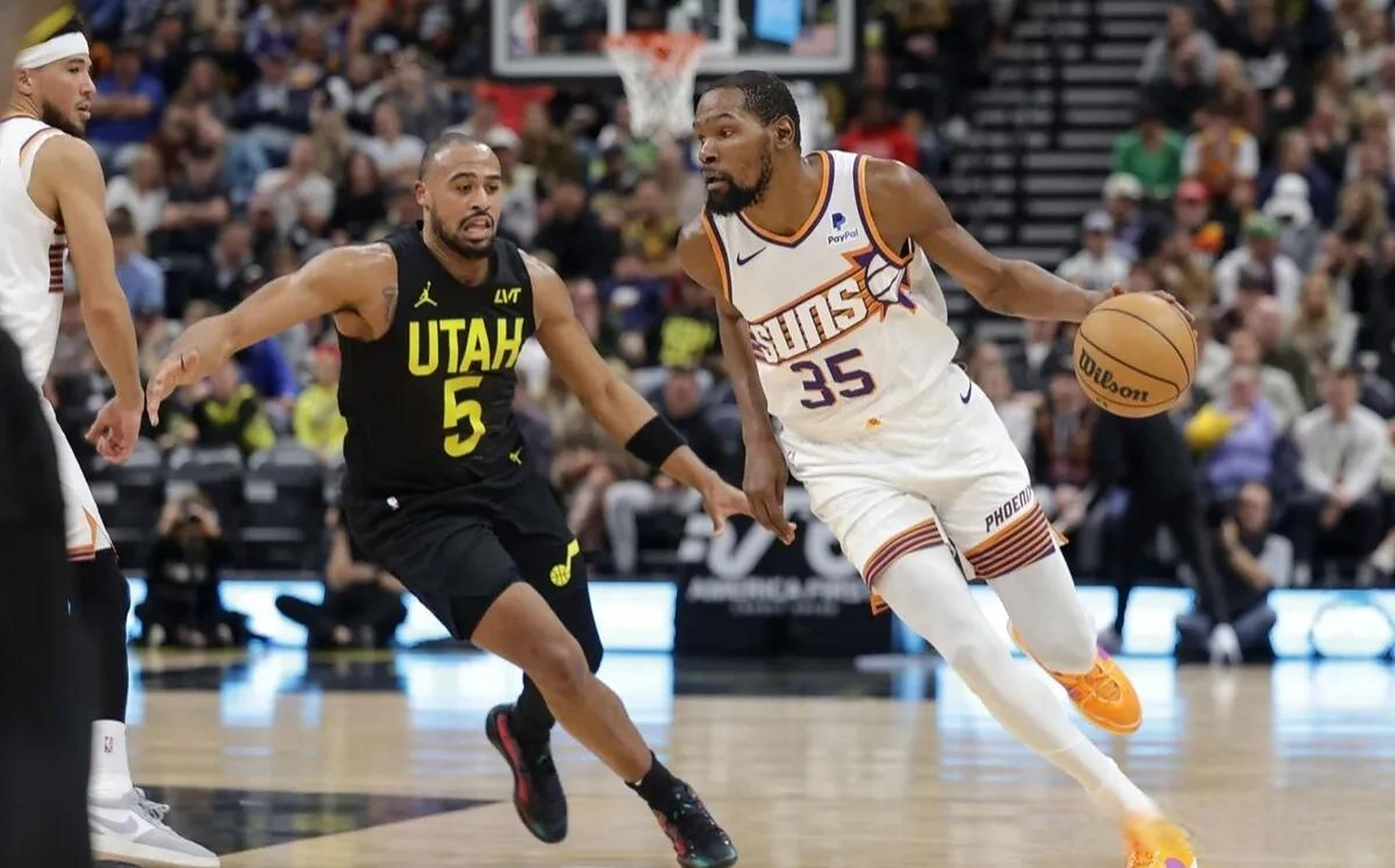 NBA常规赛赛程吃紧，犹他爵士今夜临场应变，管理层满意，赛程密集仍需轮换的简单介绍